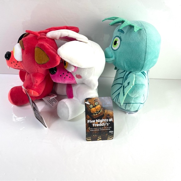 Five Nights at Freddys Plush Lot 2016 & 2022 Pirate & Foxy Mangle Funko Chica - Picture 8 of 16